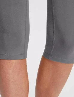 Baleaf Evergreen Cotton Pocketed Capris^Women Knee-Length