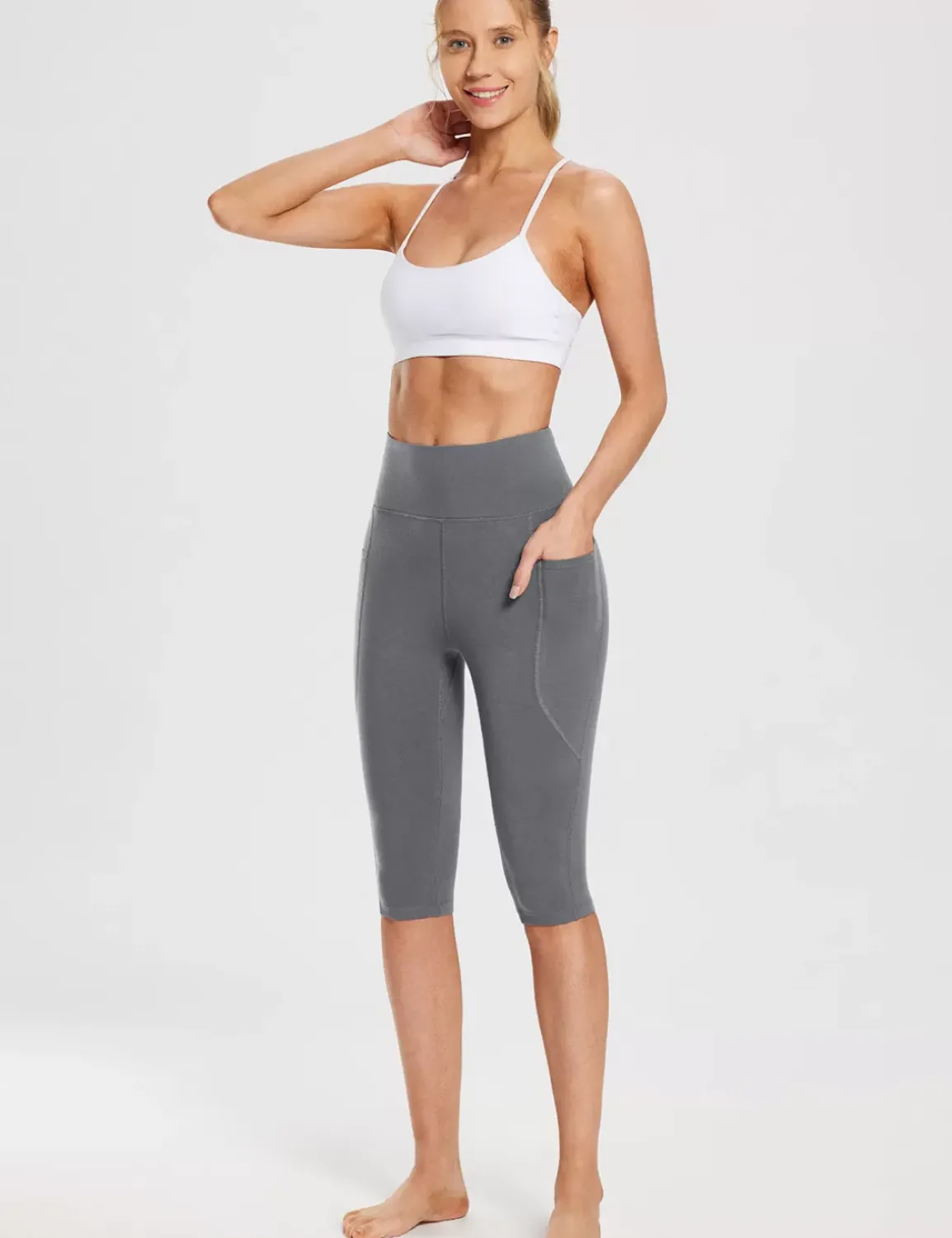 Baleaf Evergreen Knee-Length Pocketed Capris^Women Shorts & Underwear