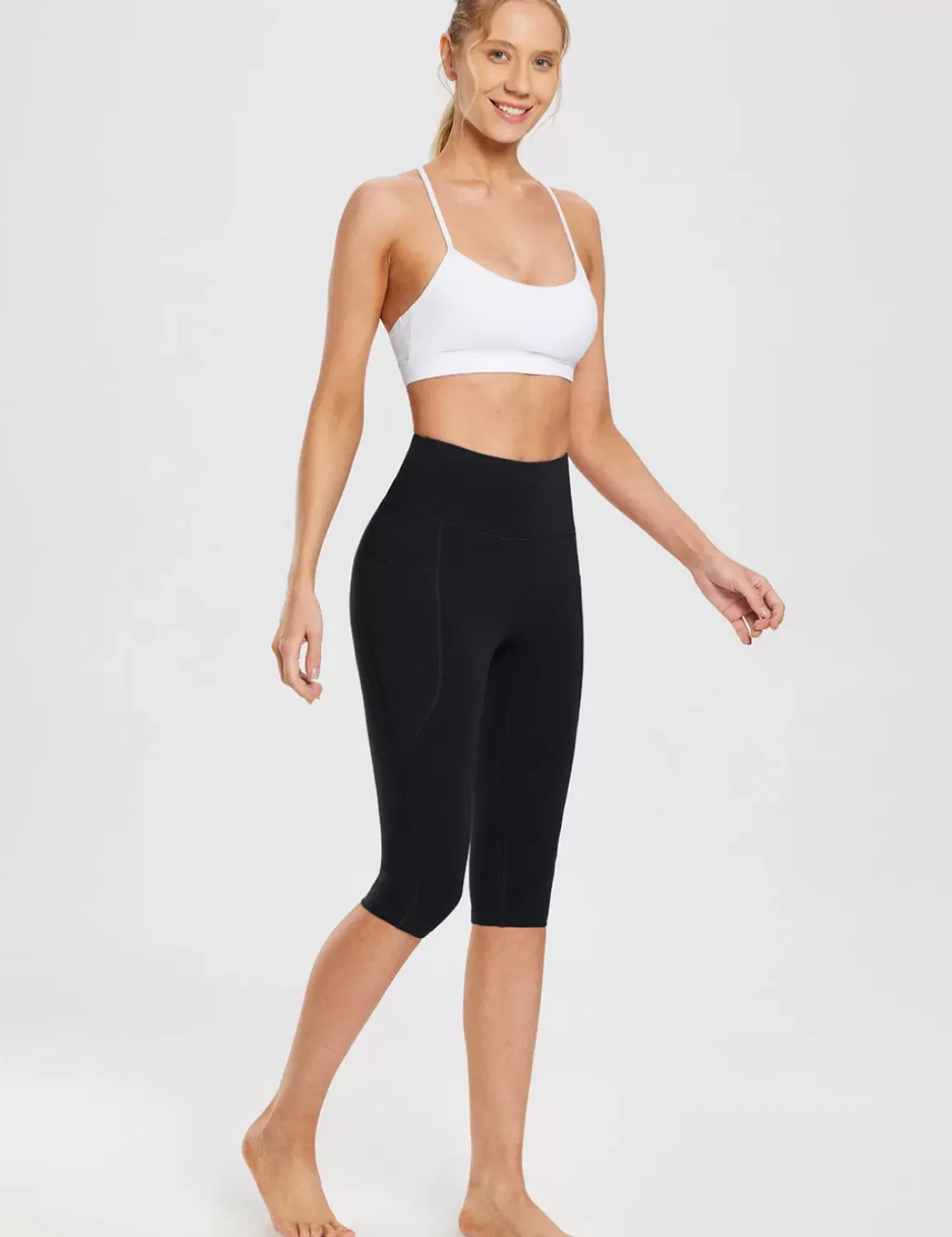 Baleaf Evergreen Knee-Length Pocketed Capris^Women Shorts & Underwear