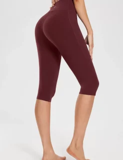 Baleaf Evergreen Knee-Length Pocketed Capris^Women Capris