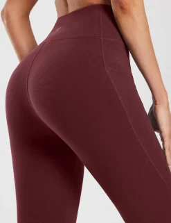 Baleaf Evergreen Knee-Length Pocketed Capris^Women Capris